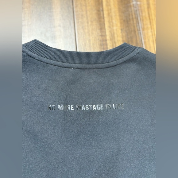 Women’s Izzue size XS Black V Neck crew Cropped Sweatshirt RSVD graphic grunge - Picture 9 of 12